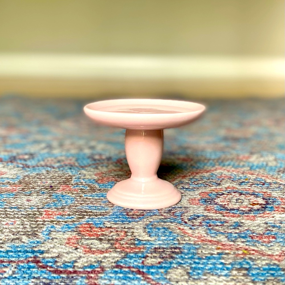 Tea party miniature cake stand. Ceramic. Pink.